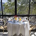 Monument Hotel