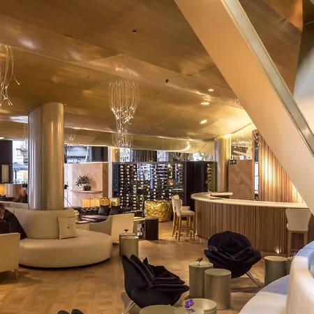 Monument Ξενοδοχείο 5*