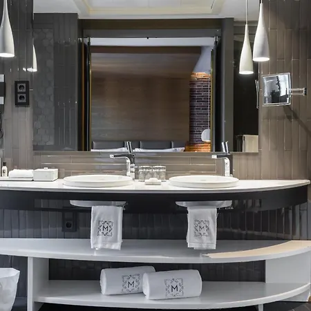 فندق مونيومينت 5*