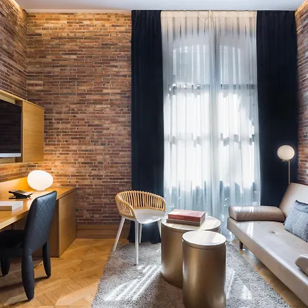 مونيومينت برشلونة