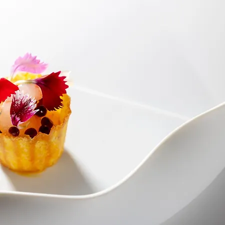 فندق مونيومينت 5*