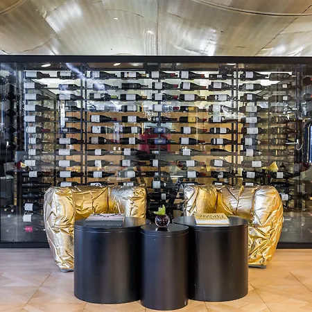 Monument Hotell