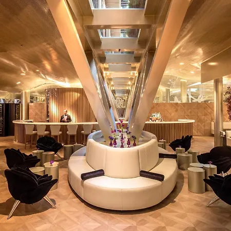 Monument Hotel