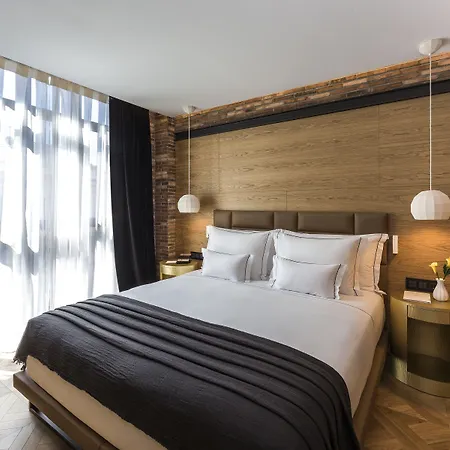 Monument Hotel