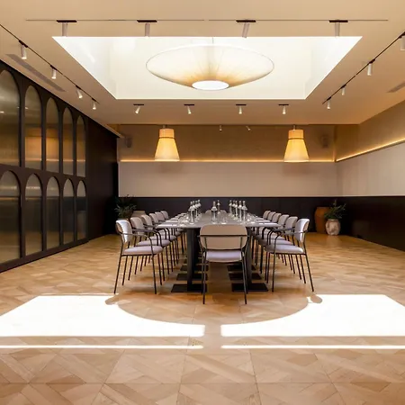Monument Hotel 5*
