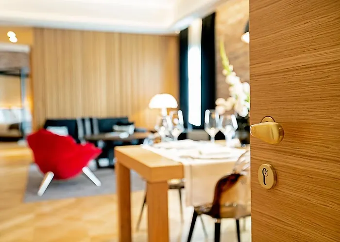 Monument Hotel 5*
