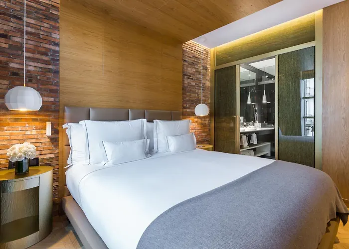 Monument Hotel